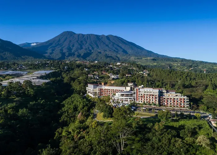 Pesona Alam Resort & Spa