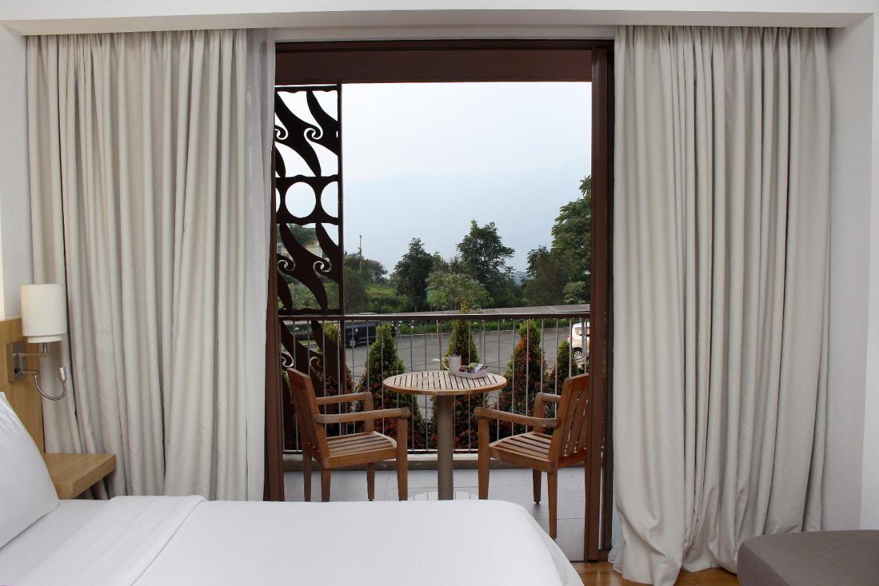 Resort Pesona Alam & 4*